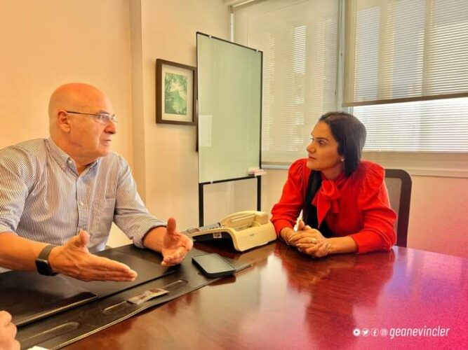 Geane Vincler se reúne com presidente da Fecomércio por parcerias para Cardoso Moreira