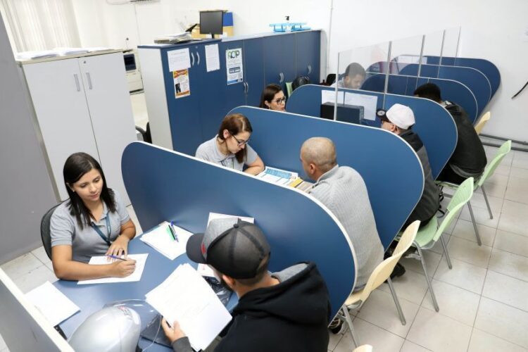 Rio das Ostras: Banco de Empregos oferece 581 vagas