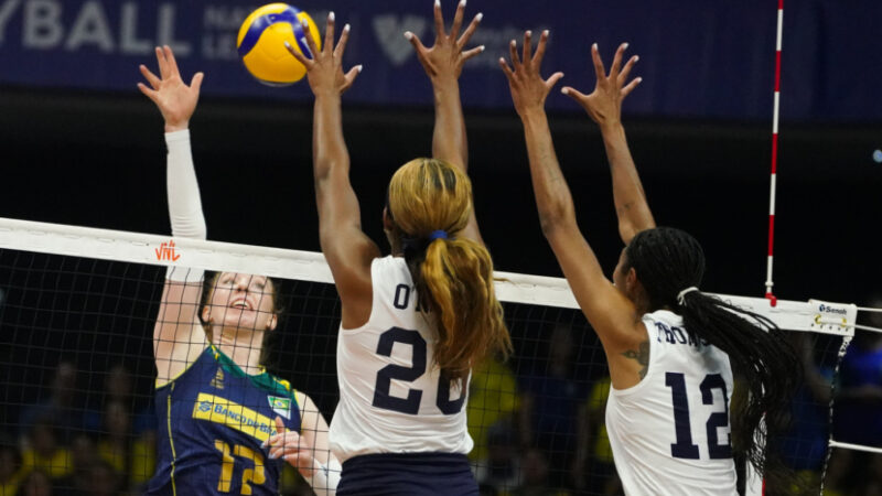 Vôlei feminino do Brasil perde para Estados Unidos na Liga das Nações