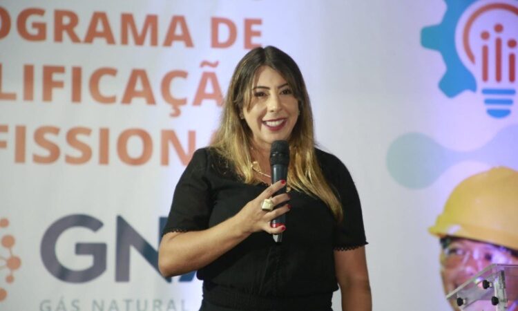 Carla Caputi antecipa pagamento dos servidores da Prefeitura de SJB