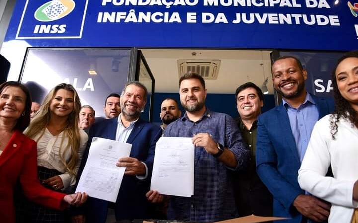 Ministro Lupi e prefeito de Campos inauguram agência do INSS, em Guarus