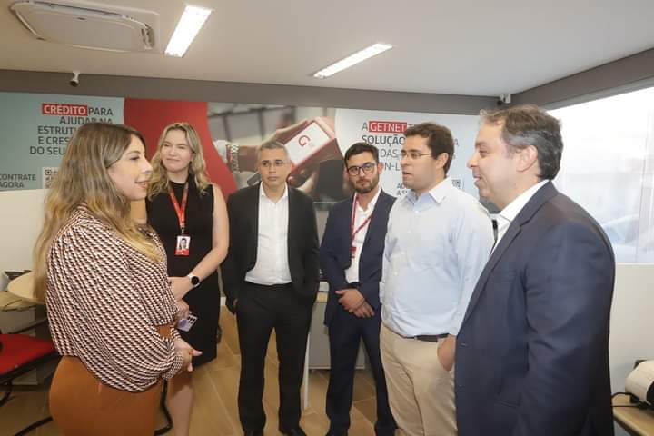 Santander inaugura agência em SJB e confirma atendimento em horário estendido