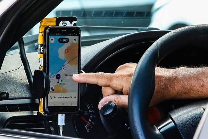 Uber libera viagens em grupo para passageiros com destino em comum