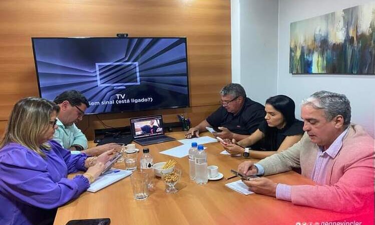André Ceciliano e prefeitos do interior Fluminense buscam solução para queda de arrecadação