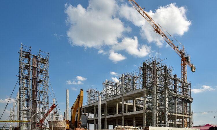 Construção movimentará quase R$ 800 bilhões na economia brasileira até 2026, aponta Firjan