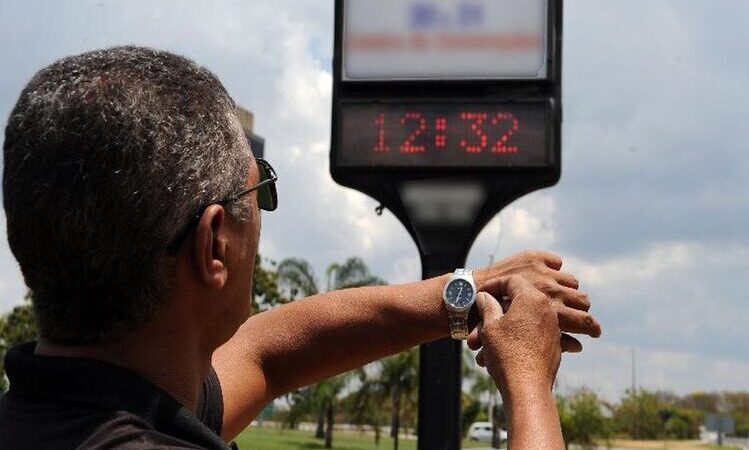 Horário de verão ficou para uma próxima oportunidade