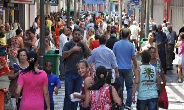Mais de 30 mil consumidores estão com o CPF negativado em Campos; dívida passa de R$ 50 milhões, diz CDL