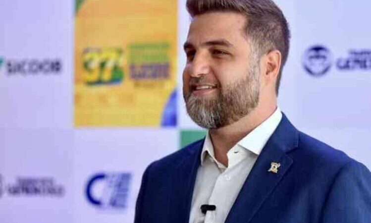 Wladimir chega a 77% de aprovação e seria reeleito em primeiro turno, aponta Prefab Future