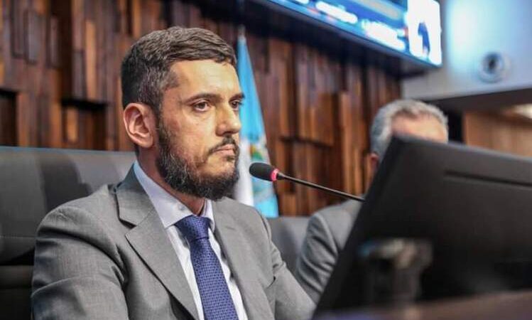 Bacellar nega interferência no comando da Polícia Civil e defede governador