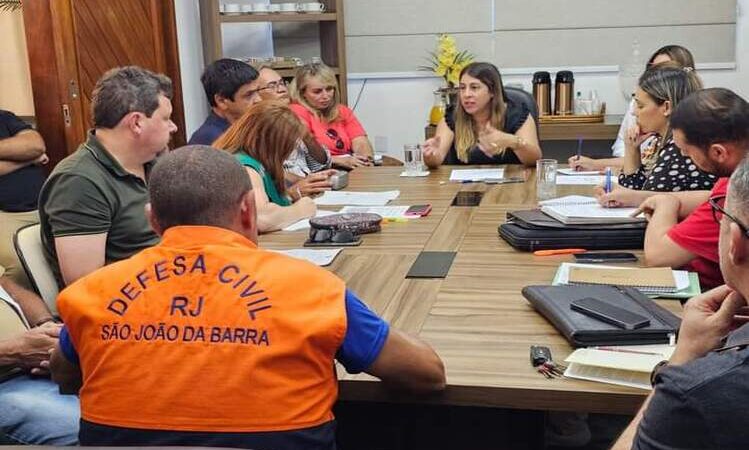 Carla Caputi reúne Gabinete de Ação Integrada em SJB e traça estratégias em caso de temporais 