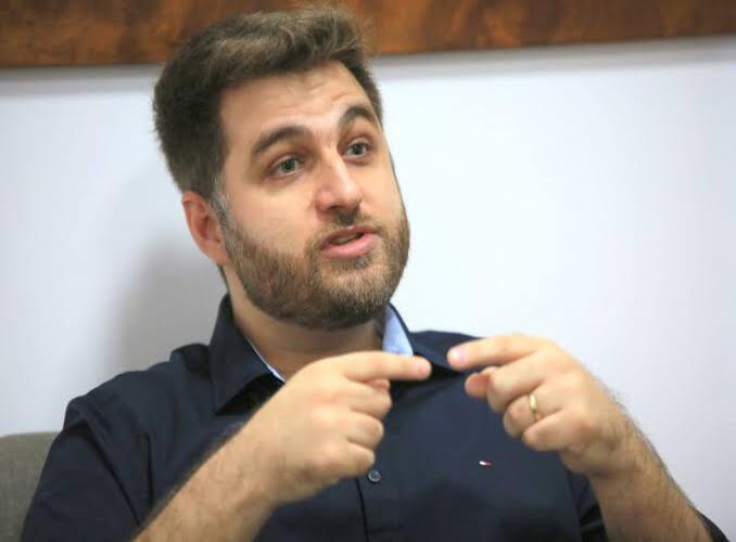 Prefeito de Campos exonera dois secretários indicados pela oposição