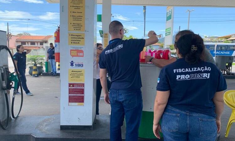 Procon-RJ autua quatro postos de combustíveis no Norte Fluminense