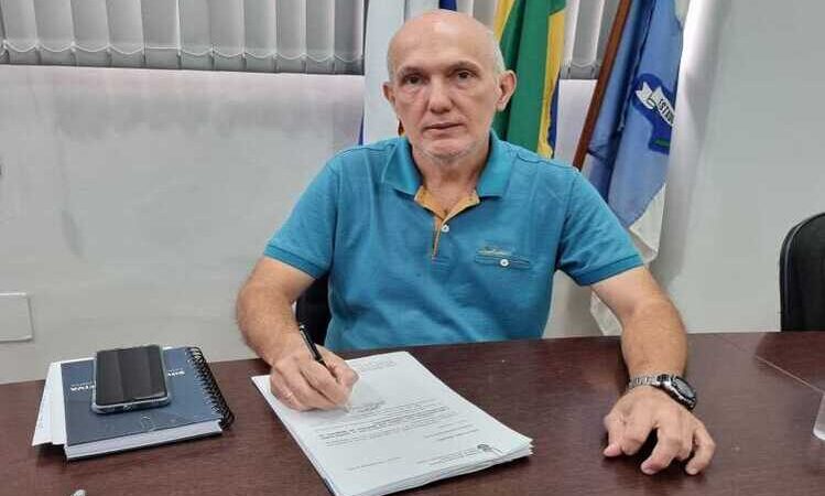 Vereadores de Itaocara cassam prefeito por omissão e quebra de decoro