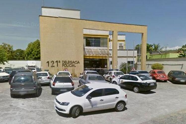 Polícia prende casal que instalou falso dispositivo em caixas eletrônicos em Casimiro de Abreu