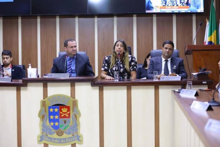 Carla Caputi dobra Câmara de SJB e consegue 45% de remanejamento