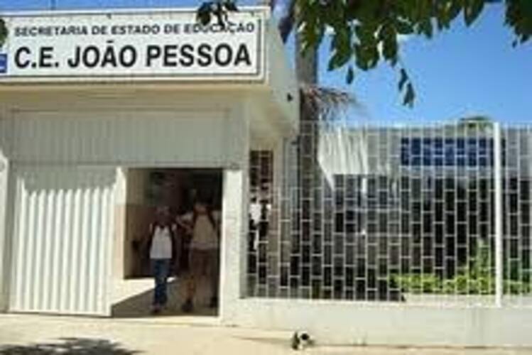 Estado vai contratar 1.300 cuidadores de alunos com necessidades especiais