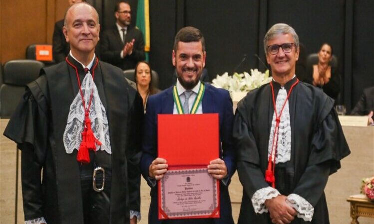 Presidente da Alerj recebe medalha do Mérito Eleitoral do TRE-RJ