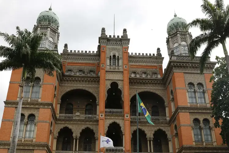 Concurso Fiocruz tem inscrições abertas, salário pode passar de R$ 10 mil