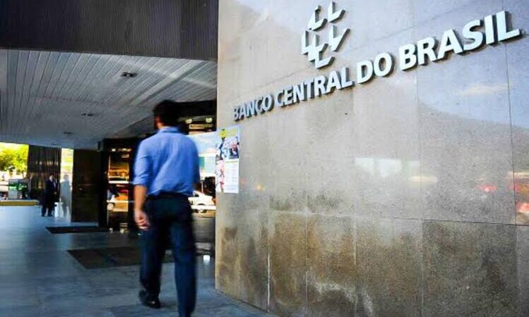 Banco Central divulga concurso para analista com salário de R$ 20 mil