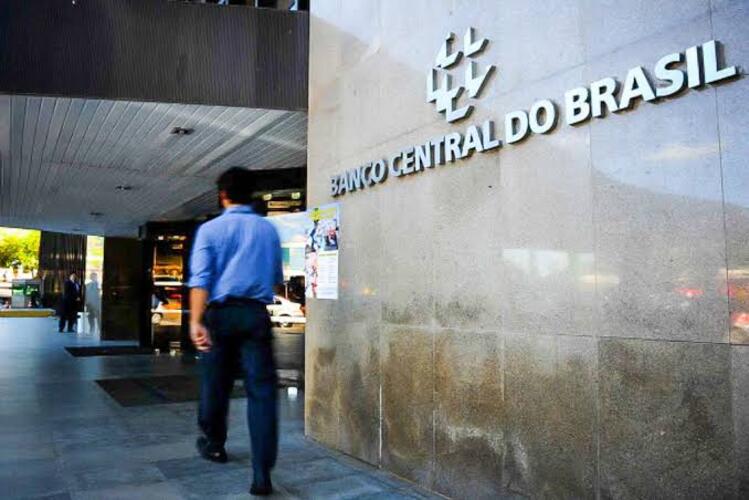 Banco Central divulga concurso para analista com salário de R$ 20 mil