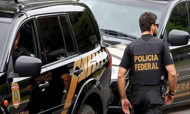 Lesa Pátria faz busca e apreensão na casa do deputado Carlos Jordy