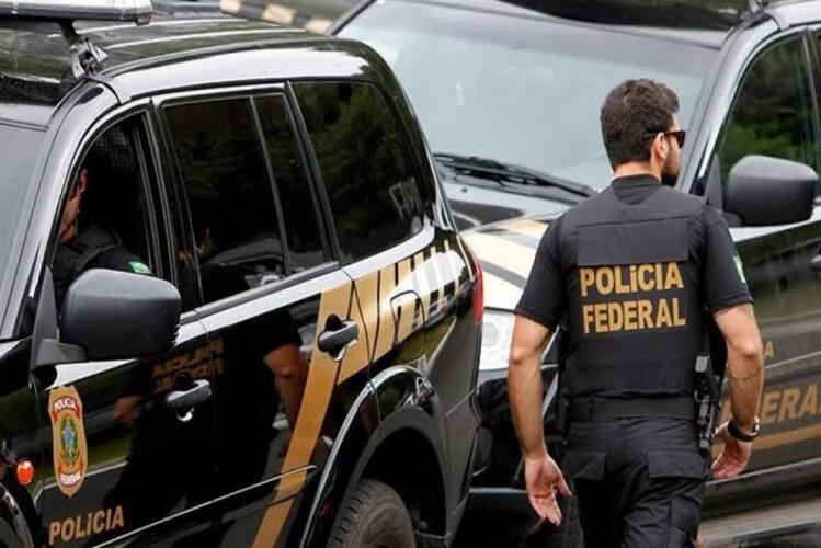 Lesa Pátria faz busca e apreensão na casa do deputado Carlos Jordy