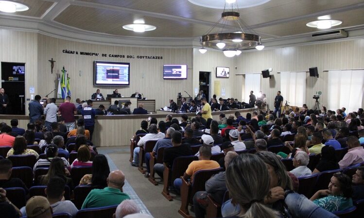Com 16 votos a favor e oito abstenções, LOA é aprovada em Campos