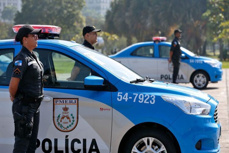 Cláudio Castro anuncia que prova para PM será em abril
