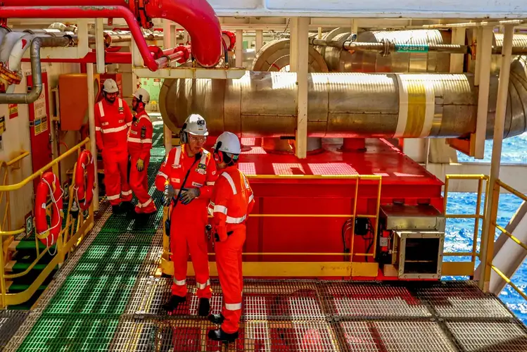 Chinesa CNOOC arrematou 500 mil barris de petróleo do pré-sal, na Bacia de Campos