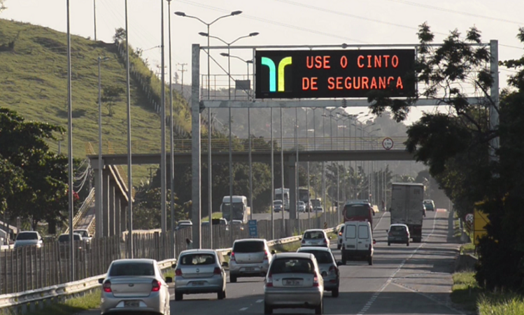 Quase 1 milhão de veículos devem trafegar na BR-101 durante o Carnaval
