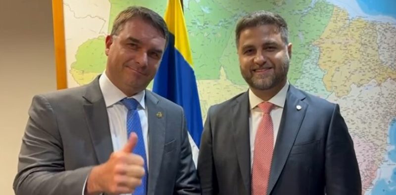 Flávio Bolsonaro anuncia apoio do PL a Wladimir Garotinho e frustra oposição