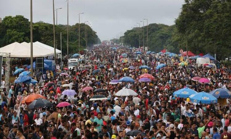 Carnaval deve ser com chuva em quase todo país