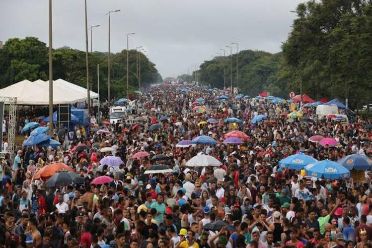 Carnaval deve ser com chuva em quase todo país