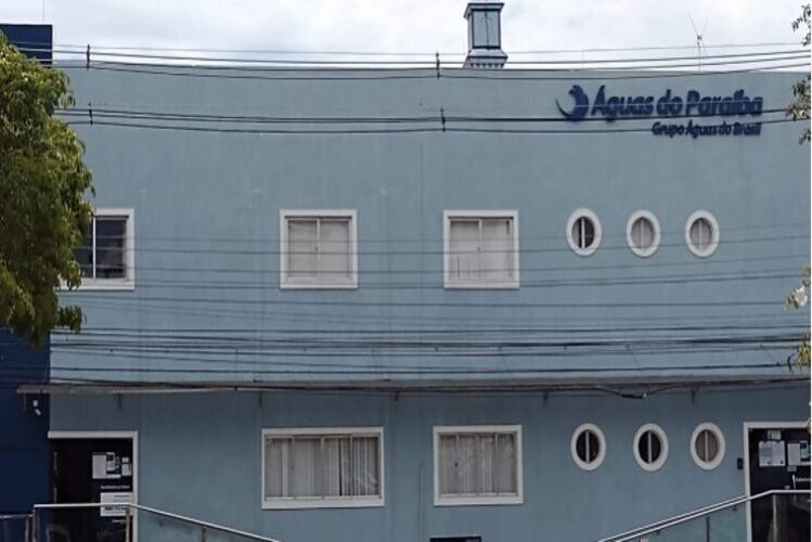 Abastecimento de água comprometido em Campos devido a chuva e falta de energia