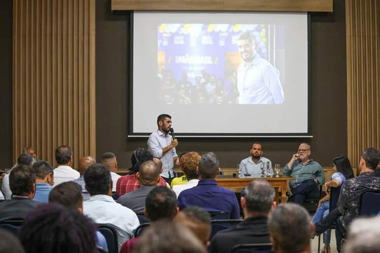 Família Bacellar reúne aliados políticos em Campos