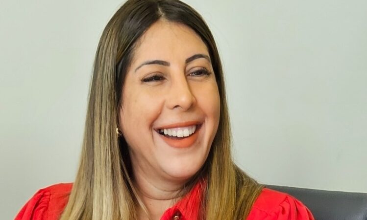 Carla Caputi anuncia proposta de aumento de 10% para servidores de SJB