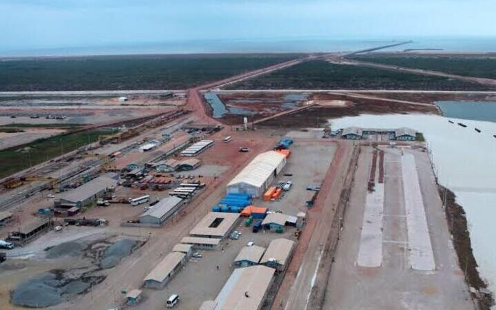 Porto do Açu começa expansão do terminal com foco em grãos, fertilizantes e lítio