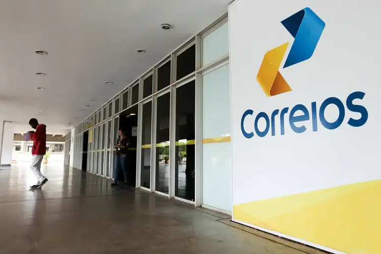 Correios anunciam cargos de nível médio e superior em concurso público 
