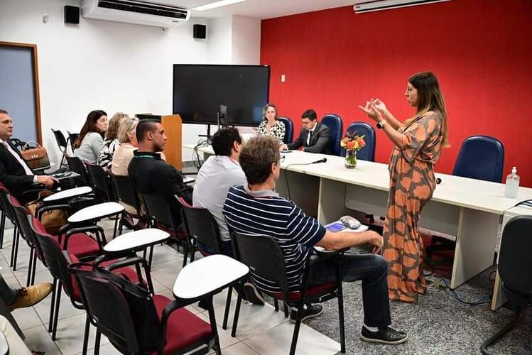 Carla Caputi vai ao MP cobrar da Enel medidas que evitem apagões em SJB