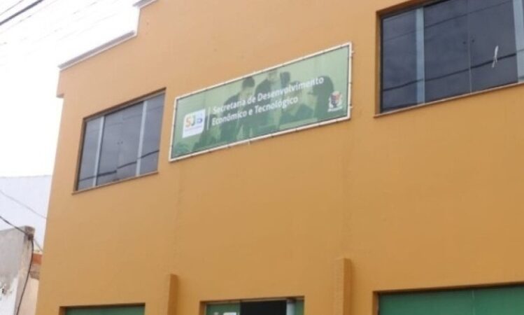 Vaga para topógrafo em SJB