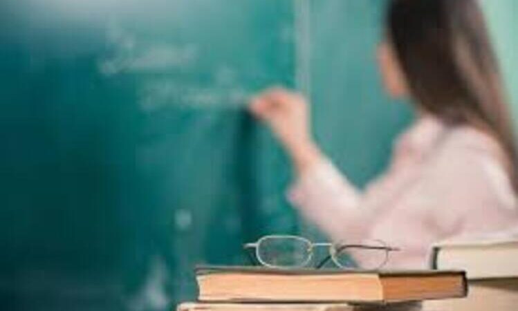 Estado prepara contratação de 4.700 professores temporários