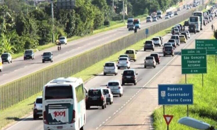 Mais de 500 mil veículos são esperados na BR-101 no fim de semana prolongado 