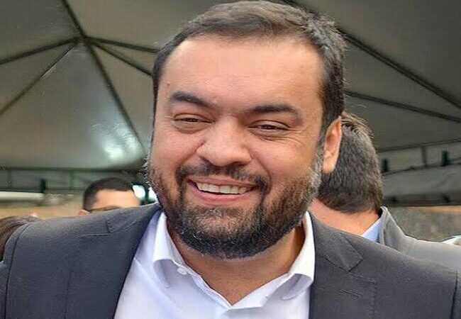 Alerj aprova e Castro poderá contratar até 15 mil professores temporários 