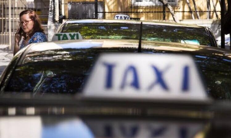 Taxistas podem voltar a ter isenção de ICMS na compra do carro zero