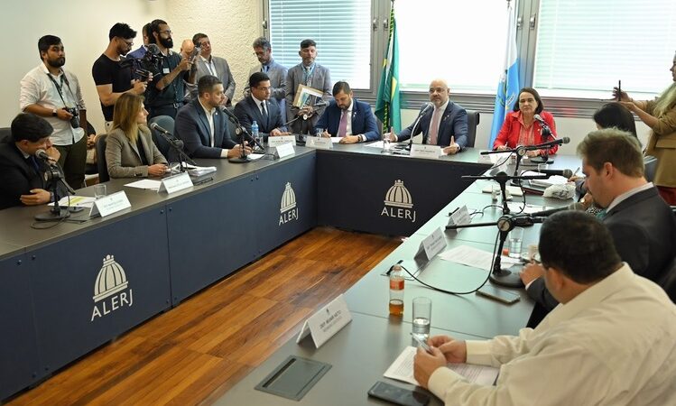 Carla Machado escolhida vice-presidente da CPI dos planos de saúde na Alerj 