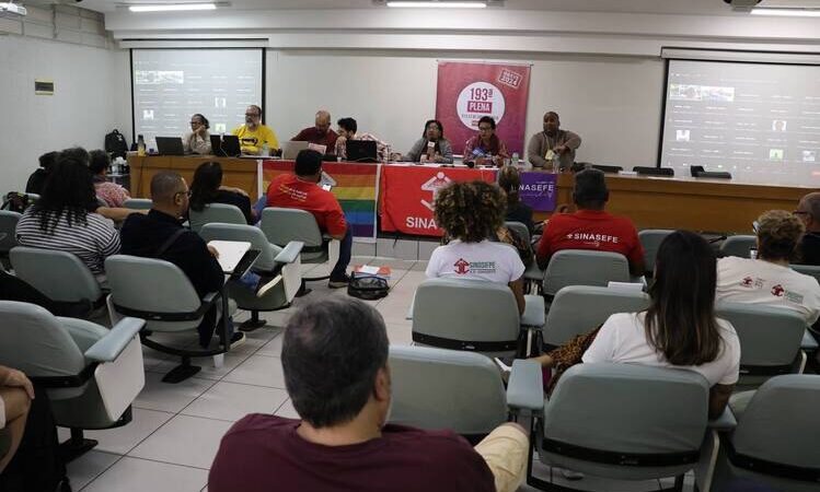 Institutos federais decidem suspender greve