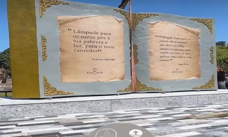 MP recomenda à prefeitura de São José de Ubá que retire Bíblia e São José de praça e pórtico 