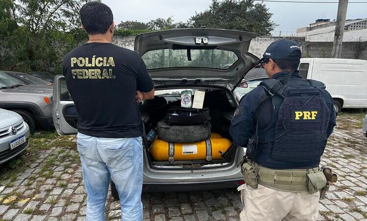 PF e PRF prendem homem transportando cocaína em Rio das Ostras 