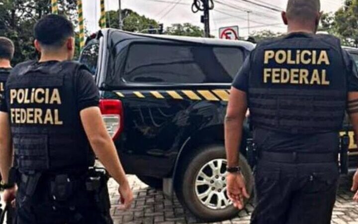PF prende mulher foragida por tráfico de drogas, em Conceição de Macabu