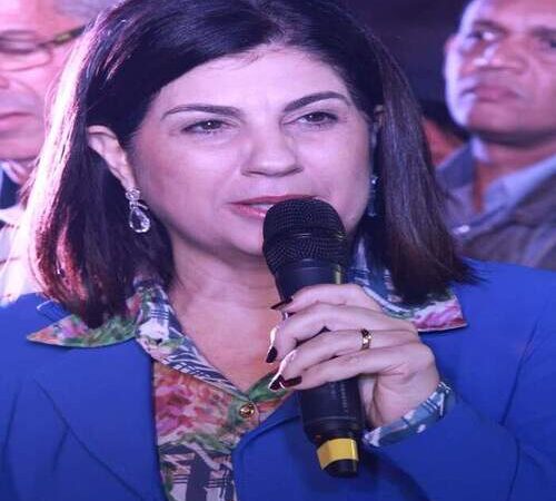 Rosinha usa as redes sociais para reclamar de um membro da família Garotinho 